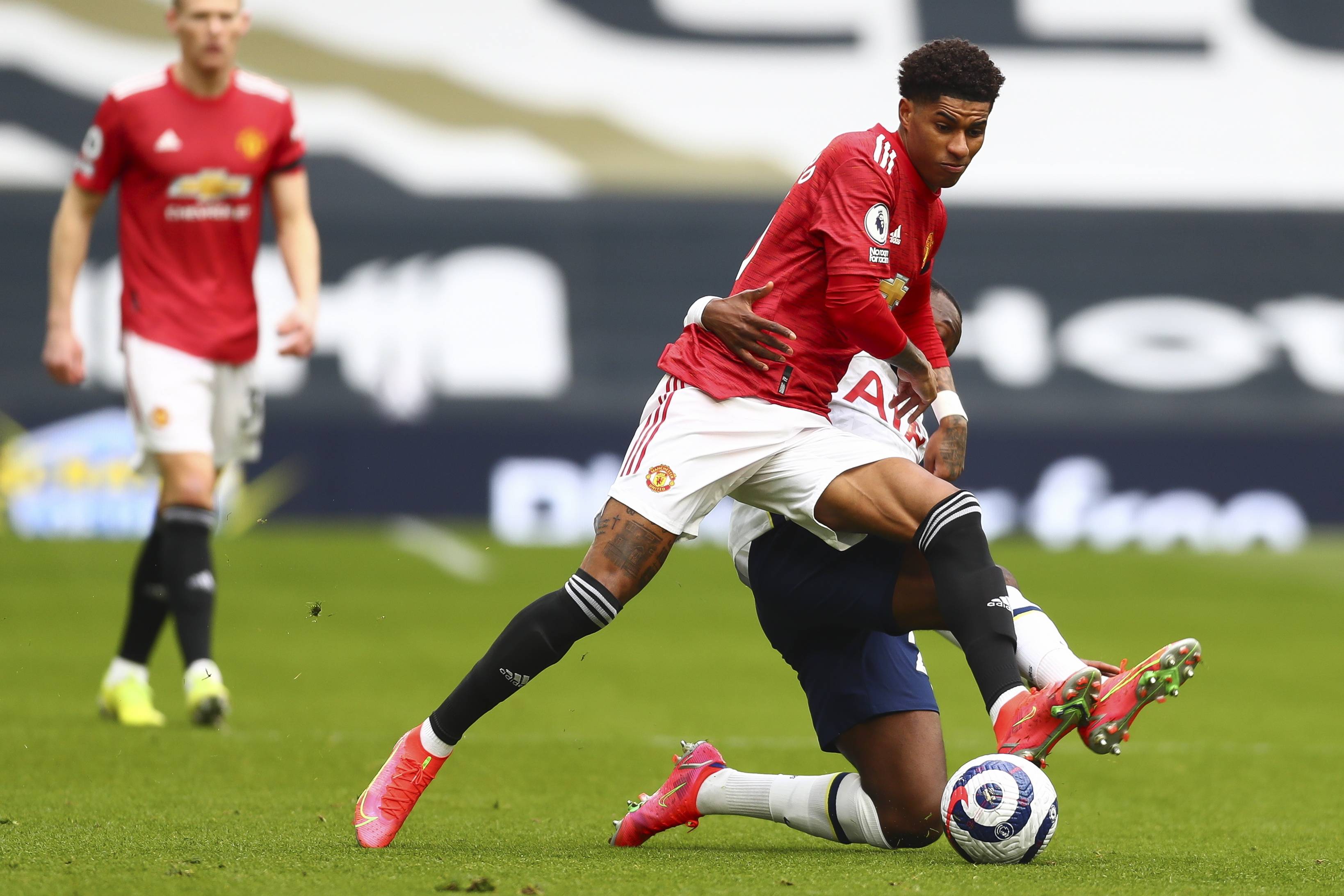 地融入战术 地融入战术